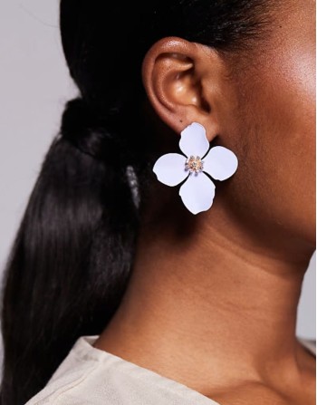 maflore flower stud earrings in lilac