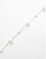 short necklace with mixed sized faux pearl in gold tone